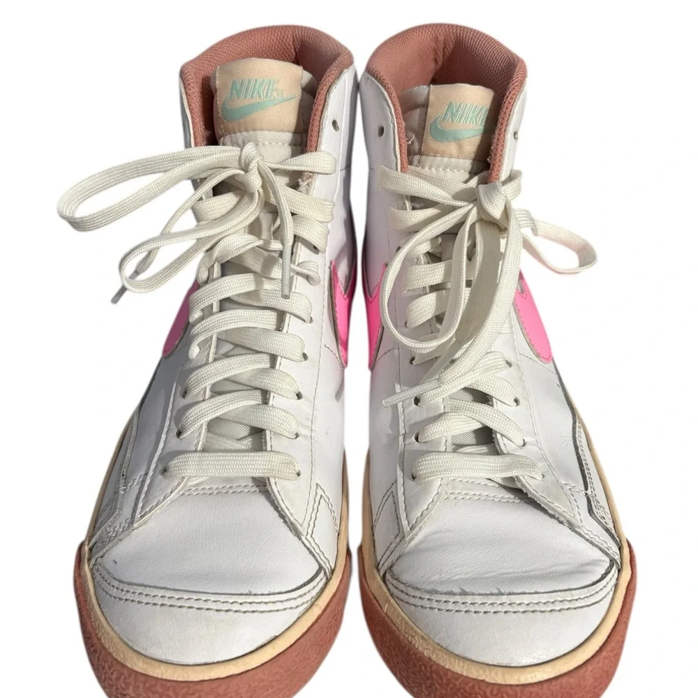 Nike Kids High-Top Sneakers in White, Pink & Tan - Picture 2 of 4